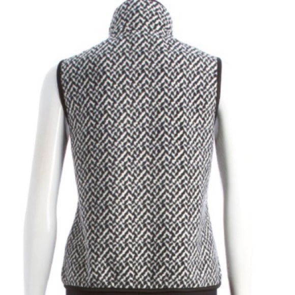 ❤️NWT Sporty and Warm Petite Fleece Vest - Picture 4 of 6